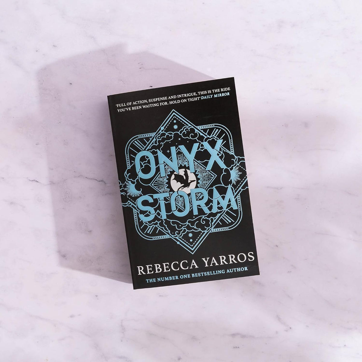 Onyx storm (International Edition)