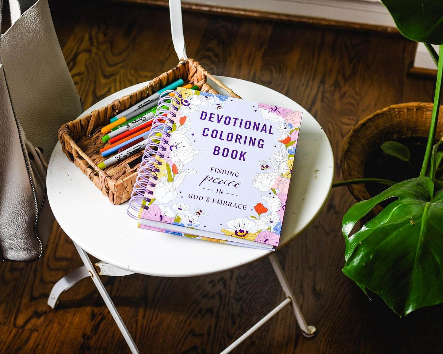 Finding Peace in God's Embrace: Devotional Adult Coloring Book (75 Daily Devotions and Coloring Pages to Quiet Your Soul) – The Perfect Gift for Christian Women (Faith Inspired Creativity)
