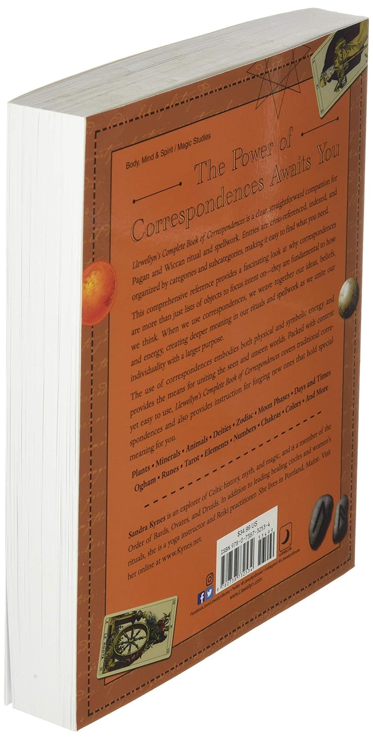 Llewellyn's Complete Book of Correspondences: A Comprehensive & Cross-Referenced Resource for Pagans & Wiccans (Llewellyn's Complete Book Series, 4)