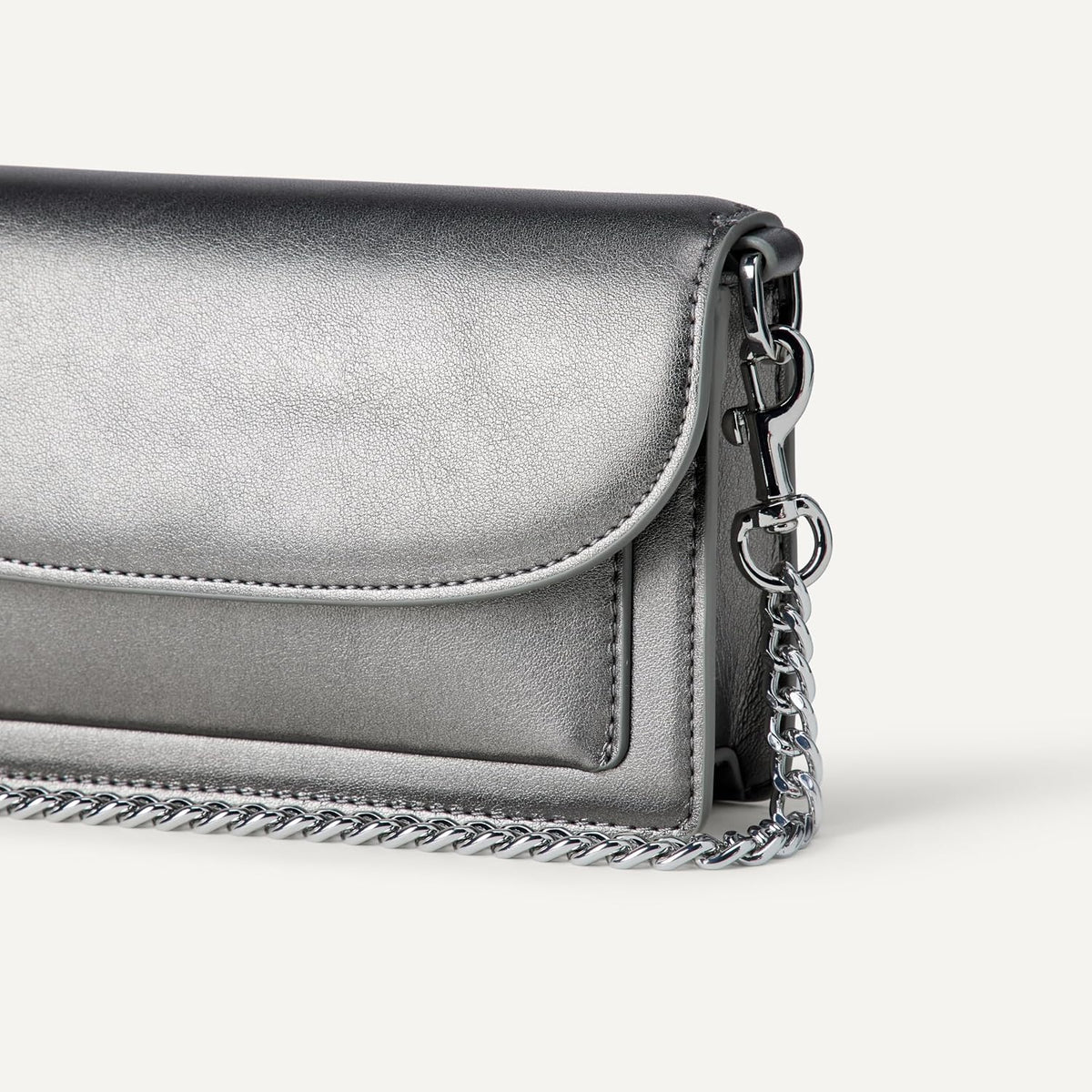 Amazon Essentials AE - Accessories Women's Convertible Crossbody Clutch Bag with Interchangeable Straps